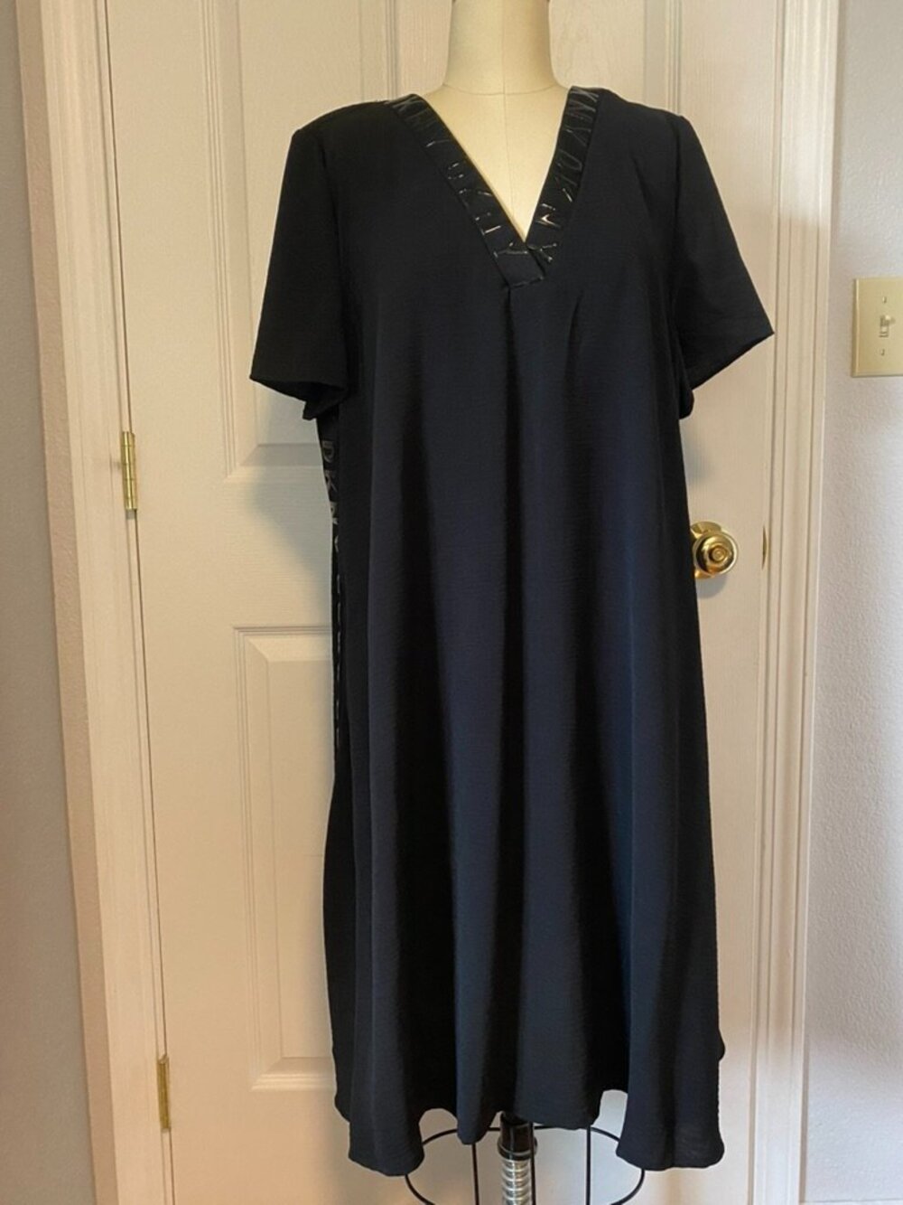 DNKY Black V-neck XL Dress NWT